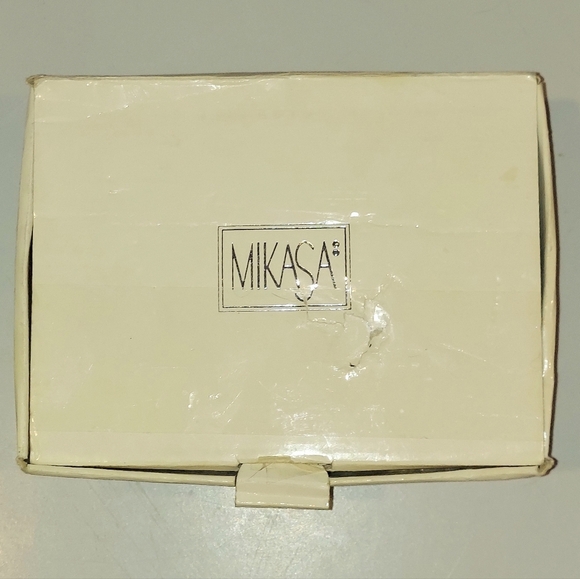 NIB VINTAGE MIKASA ETCHED CRYSTAL OVAL WEDDING PICTURE FRAME MADE IN GERMANY - Picture 5 of 8